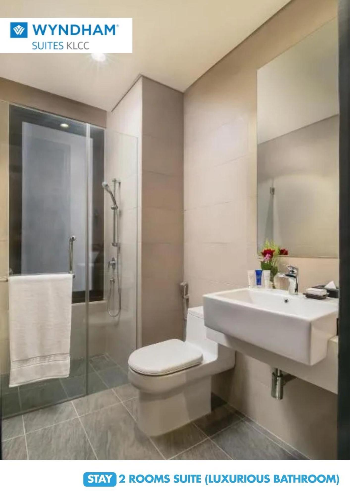 Wyndham Suites Klcc Kuala Lumpur Luaran gambar Bathroom